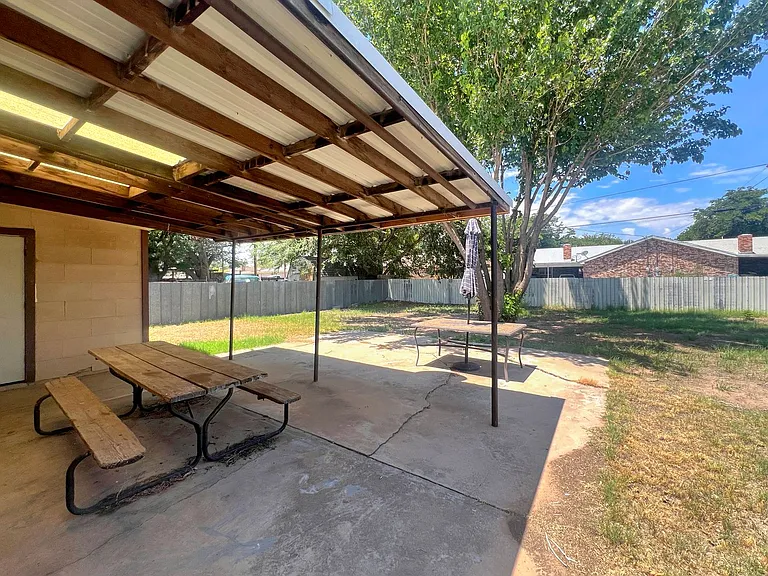 1000 E Llano Dr — Photo 9