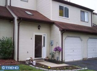 5 Tarragon Dr, Lumberton, NJ 08048