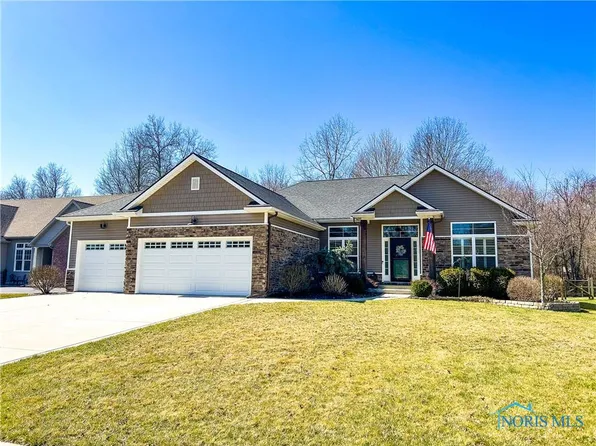 960 Pamshire Downs Ct, Holland, OH 43528