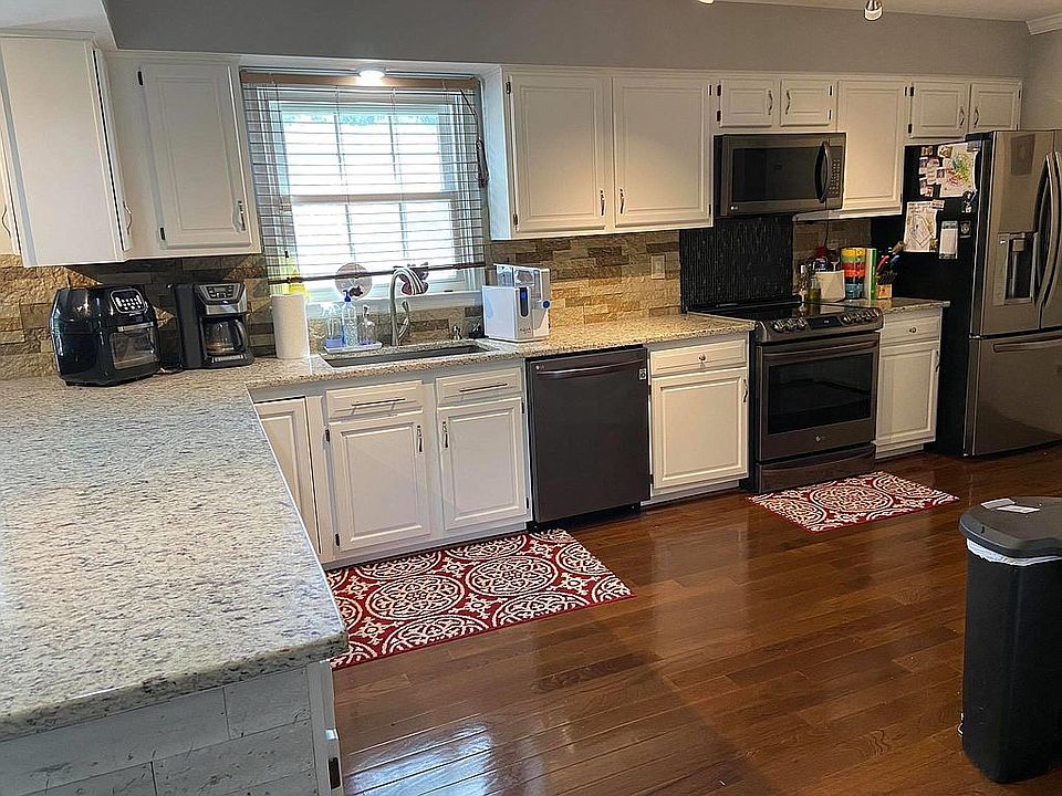 1st image of 7475 Edgehill Dr