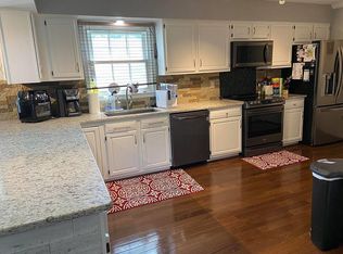 7475 Edgehill Dr, Warrenton, VA 20186