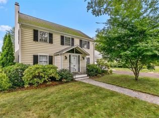 26 Underhill Rd, Hamden, CT 06517