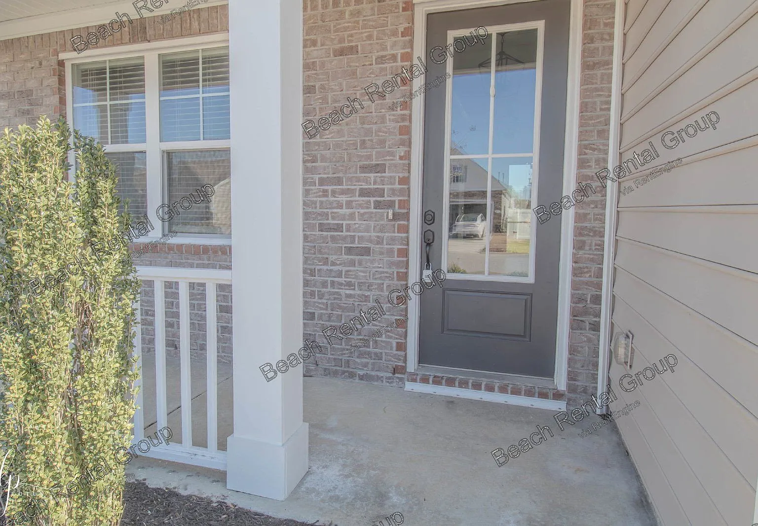 4 bed, 2.5 bath, 2400 sqft, $2,695 — Photo 2