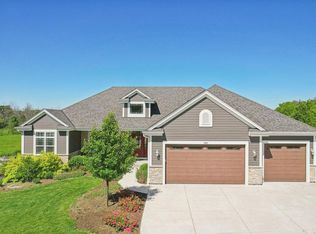 1600 Mamerow Ln W, Oconomowoc, WI 53066