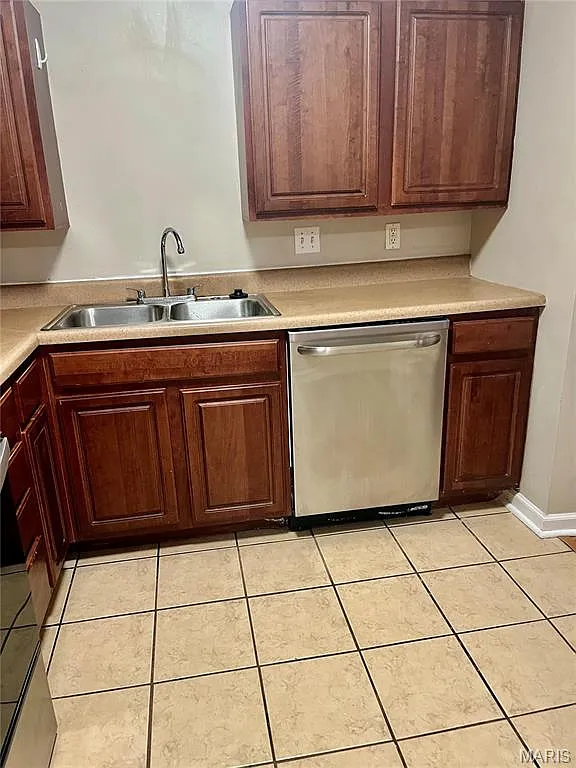 2 bed, 2.0 bath, 945 sqft, $1,400 — Photo 4
