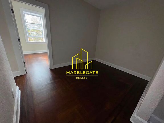 3rd image of 15 Goldsmith Ave APT 33