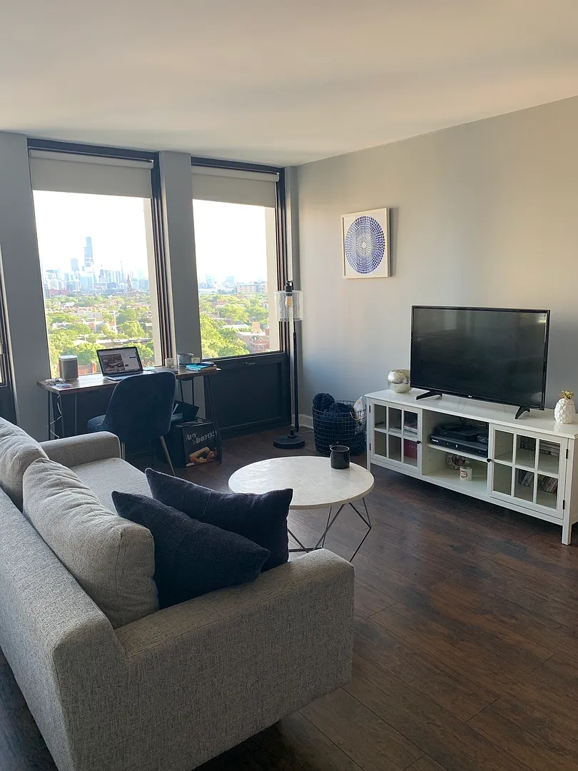 Studio, $1,950 — Photo 4