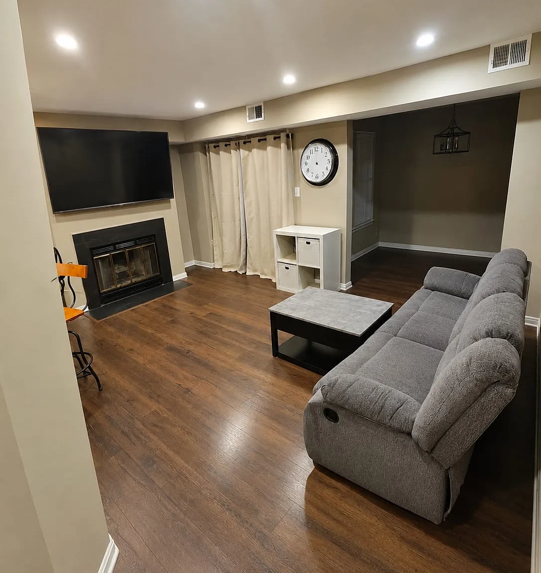 2 bed, 980 sqft, $2,450 — Photo 2