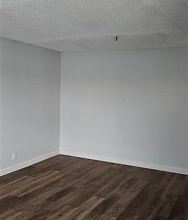 5th image of 13930 S Chadron Ave #322