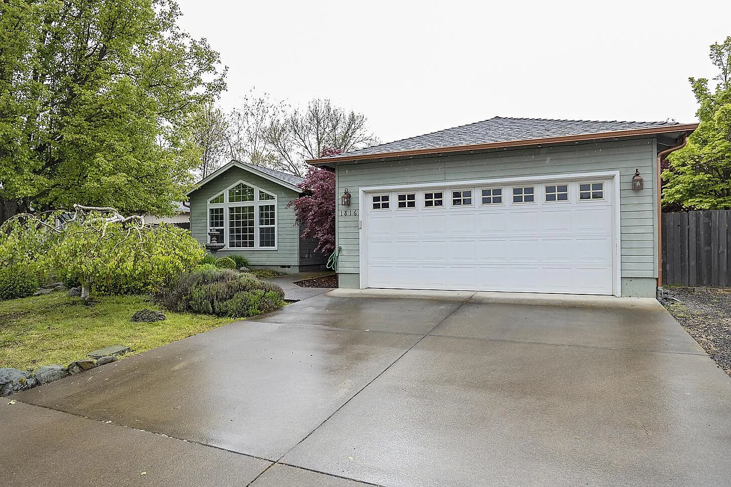 1816 Sarah Way photo 1