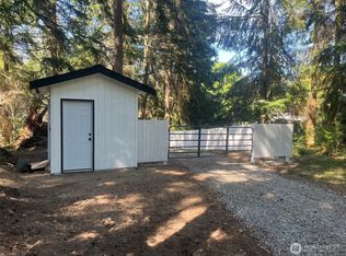 659 Castell Dr, Greenbank, WA 98253