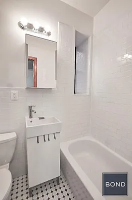 Rented by Bond New York | media 22