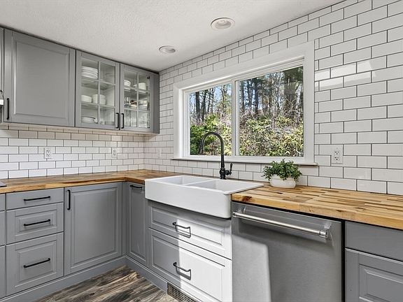 3rd image of 99 Karen Rd