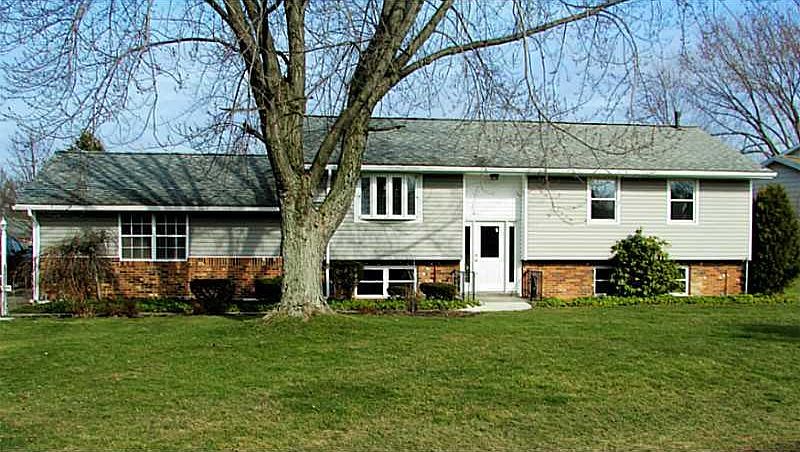1st image of 5819 Carriage Hill Dr