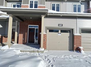 649 Hamsa St #1, Ottawa, ON K2J6M2
