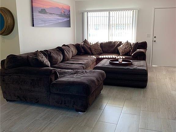 3rd image of 5096 Chaves Cir