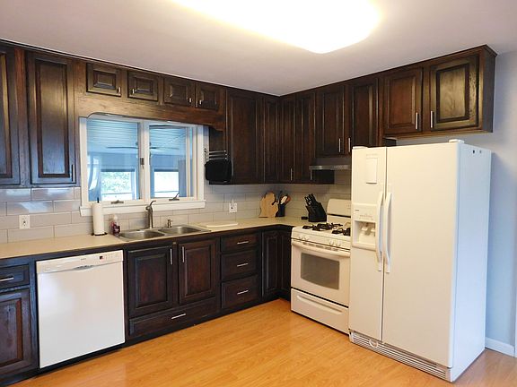 2nd image of 4209 Sherry Ct