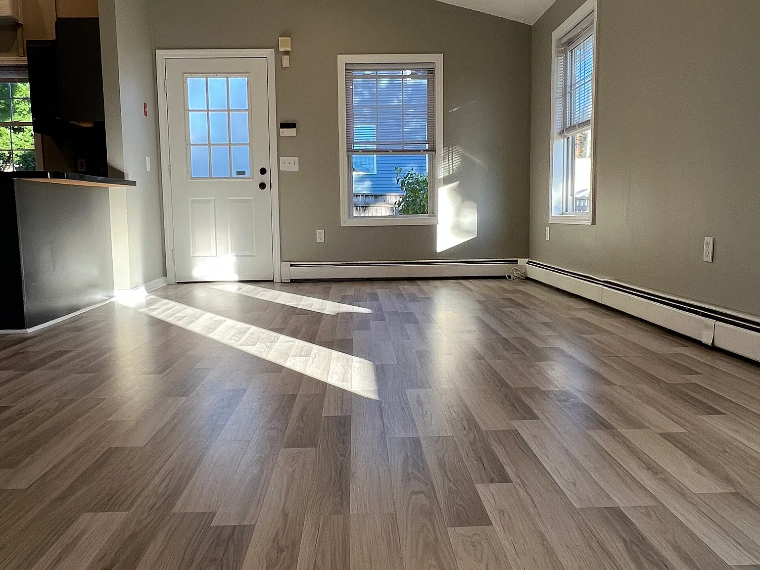 175 Gladstone St — Photo 1