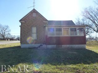 620 E Webster St, Clinton, IL 61727