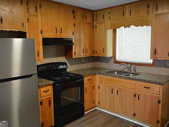 4th image of 8857 Main St #1