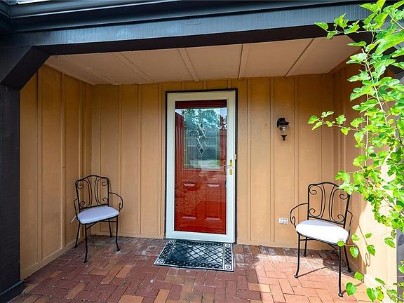 3rd image of 2141 Sherwood Forest Dr