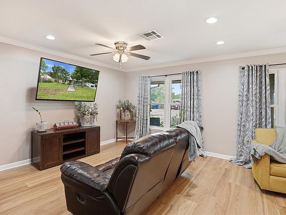 4th image of 11233 Windsor Drive
