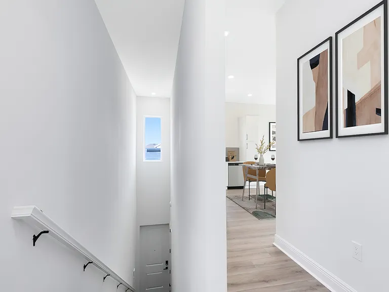 10105 Hasselman Aly — Photo 3