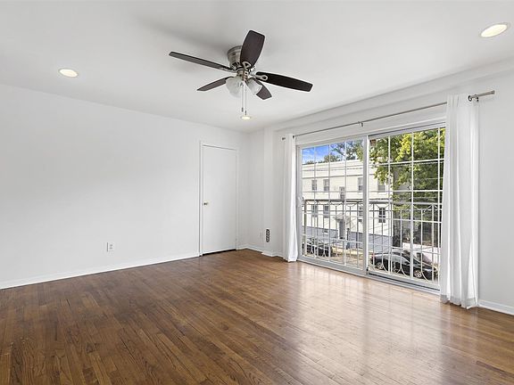4th image of 284 Randolph Ave APT 2