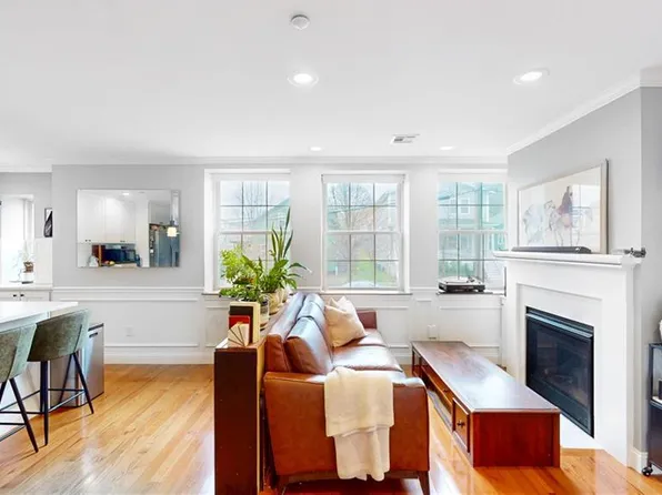7 Mount Hope Ave #202, Providence, RI 02906