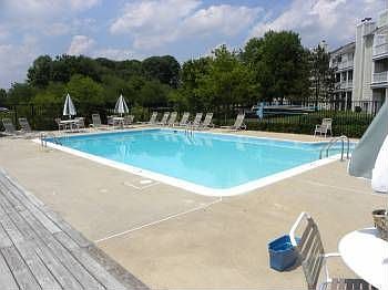 2nd image of 2956 Yarling Ct