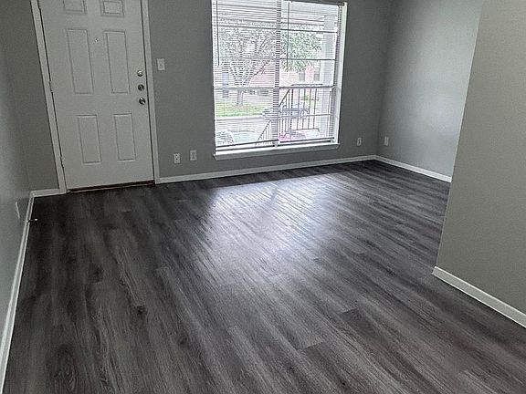 2nd image of 1700 W McIntyre St #11