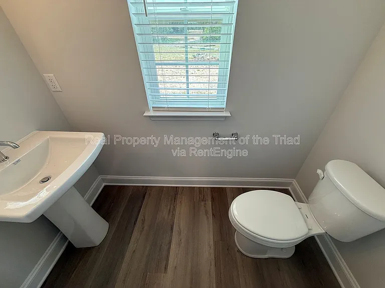 111 Oakdale Forest Ln — Photo 6
