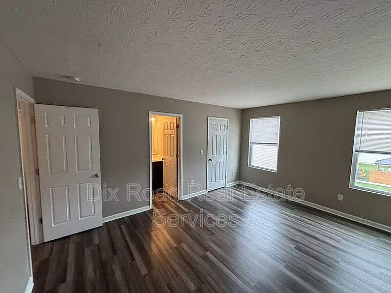 424 W Kemper Rd — Photo 26