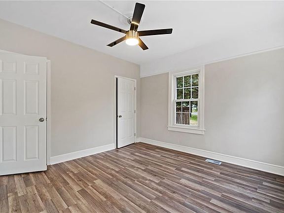 5th image of 2140 Cedar Rd #2