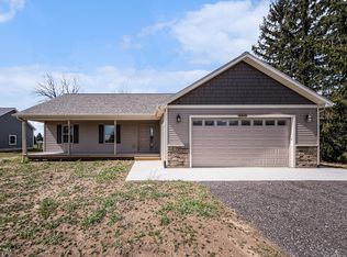 2010 Wolf Lake Rd, Grass Lake, MI 49240