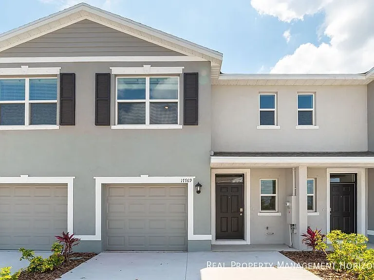 17769 Crescent Moon Loop — Photo 1