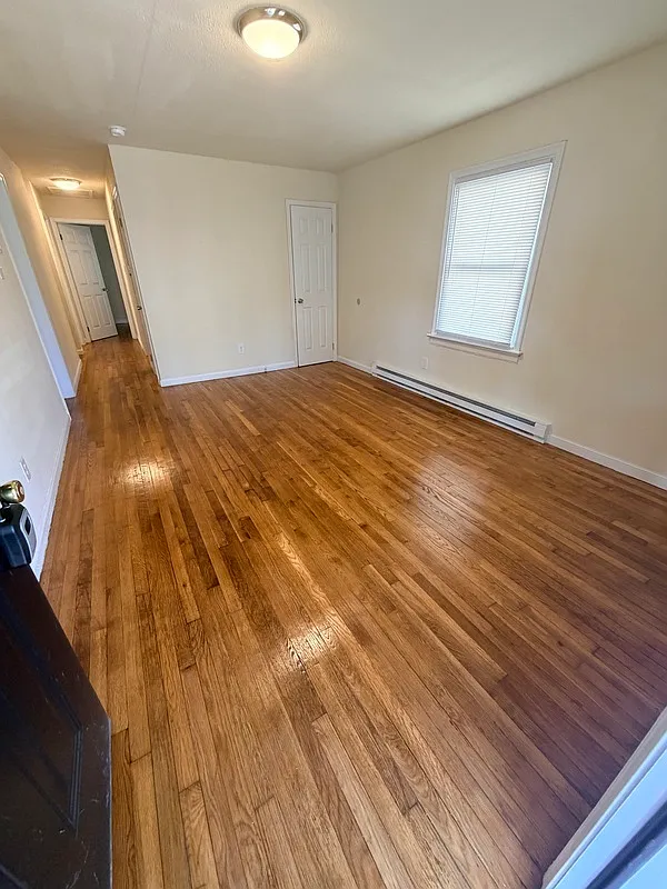 3 bed, 1.0 bath, $1,595 — Photo 2