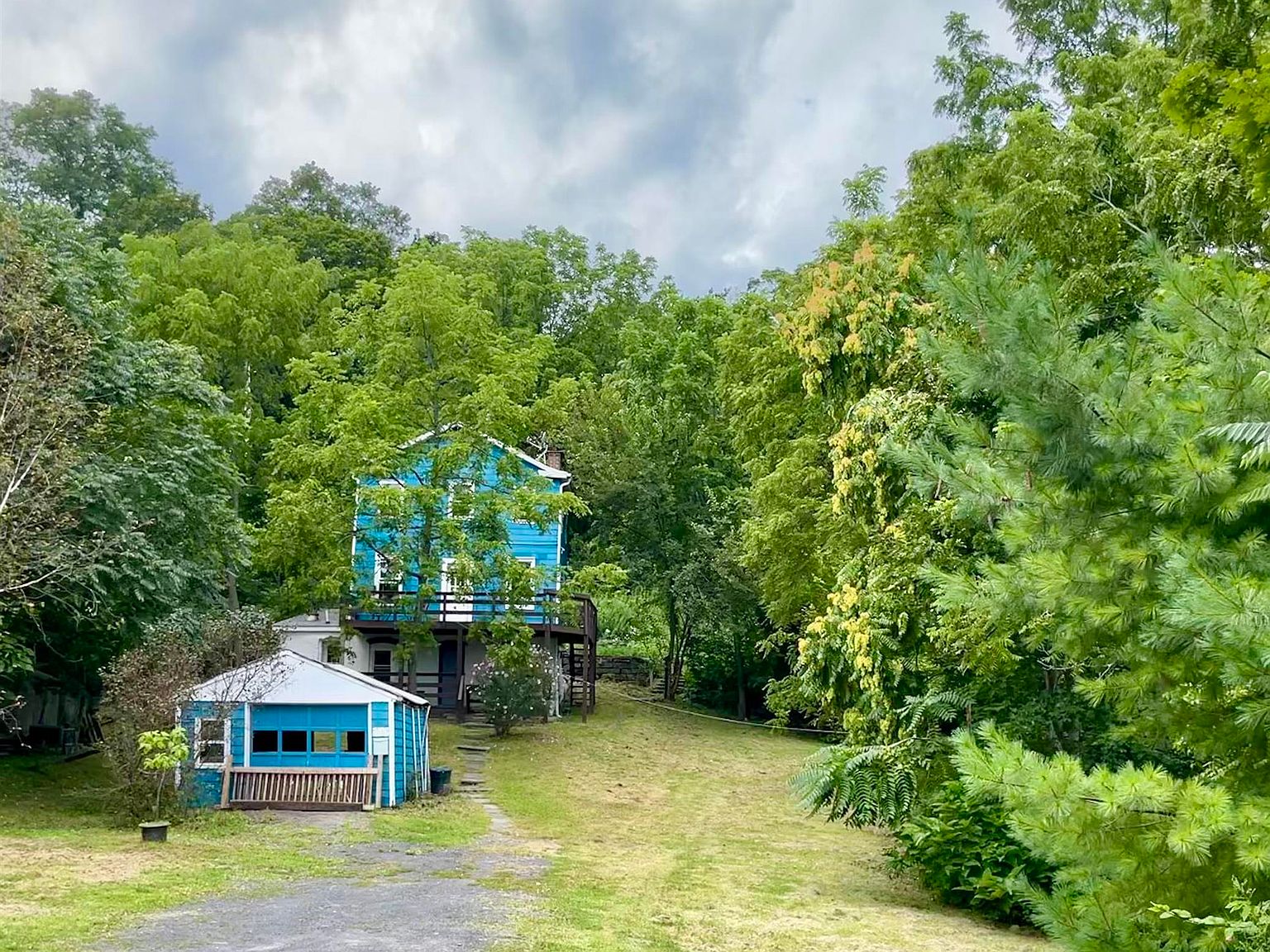 20 Burt, Saugerties, NY 12477 Zillow