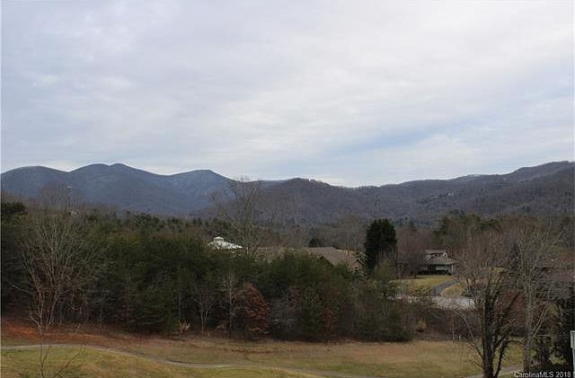 1st image of 2 Valley Dr