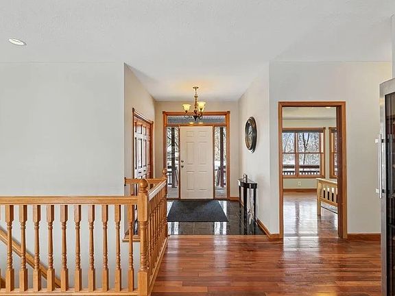 5th image of 760 County Road F E