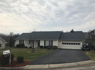6004 Farmhouse Ln, Roanoke, VA 24019
