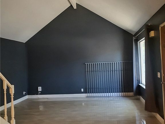 3rd image of 4525 Buena Vista Dr