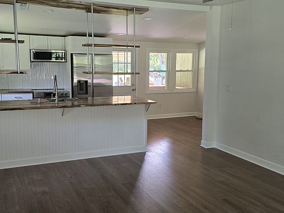 4th image of 3609 Earhart Rd