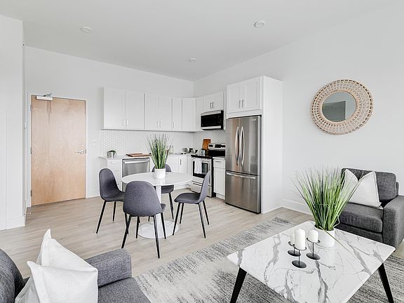 3rd image of 2201 Washington Ave #314