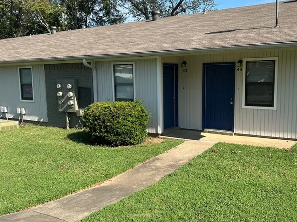 West Oak Gardens, 911-925 W 12th St #915-A-3, Russellville, AR 72801