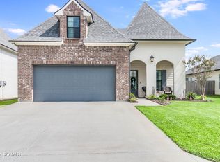 103 Misty Wind Dr, Broussard, LA 70518