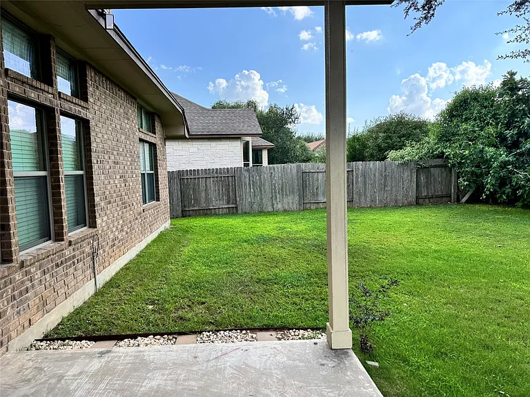 112 Latitude Ln — Photo 11