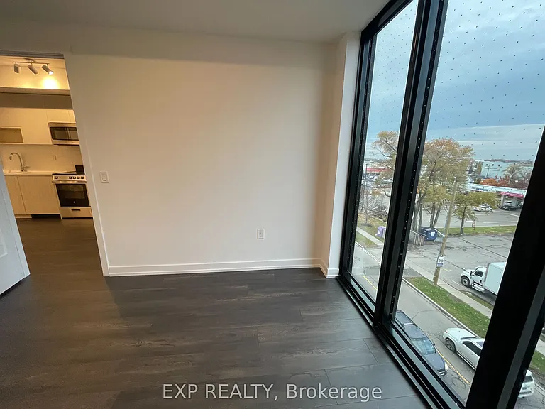 799 The Queensway #521 — Photo 20