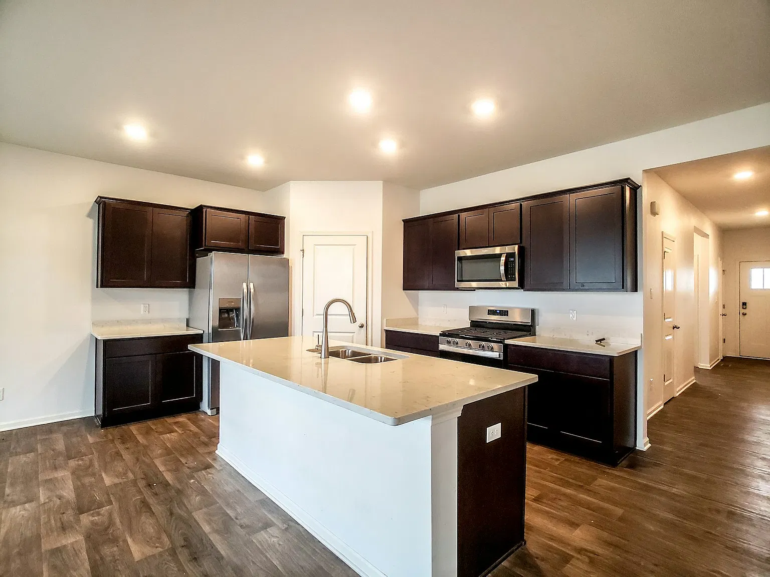 7600 West 105th Place — Photo 3