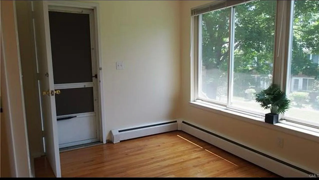 2 bed, 1145 sqft, $2,500 — Photo 4